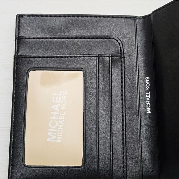 PRICE REDUCED!!đ„đ„NWOT, MichaelâKorsâWalletđ„đ„ - Picture 2 of 6